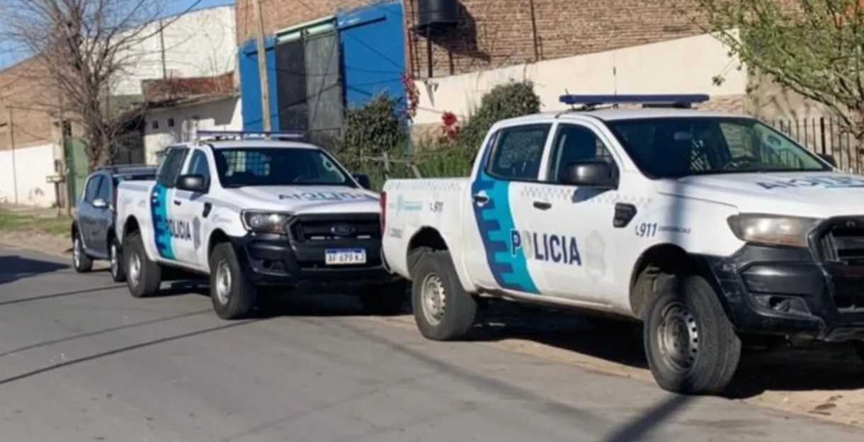 Ladrones encapuchados tomaron de rehén a un jubilado, lo ataron con cables y lo desvalijaron