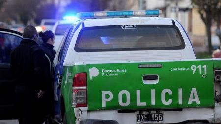 Un policía se resistió a un robo en Quilmes y le disparó en la cabeza a un motochorro