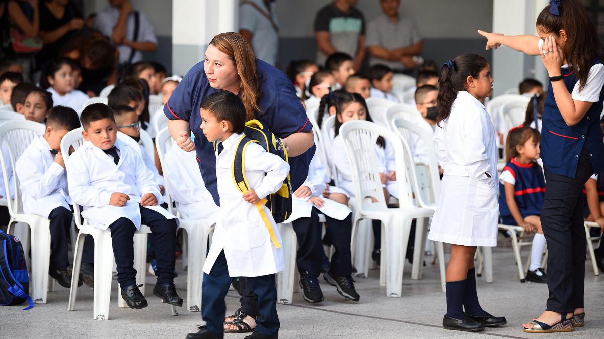 El Gobierno convocó a ministros de Educación y gremios a una reunión para fijar el salario docente