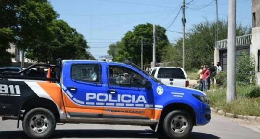 Policías de Catamarca tomaron la Casa de Gobierno para pedir mejoras salariales