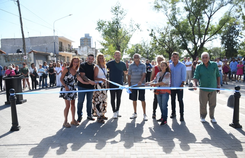 Gastón Granados encabezó la reapertura de la calle Presidente Perón en Ezeiza