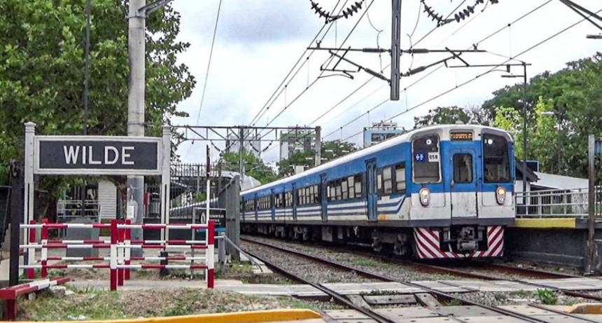 Corte de vías en el tren Roca: vecinos de Wilde reclaman por falta de luz