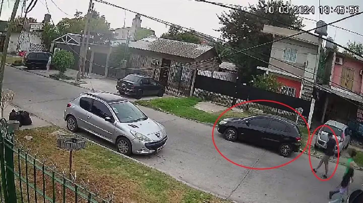 Buscan a un hombre que pisó a un chico de 10 años con el auto y le fracturó la pierna