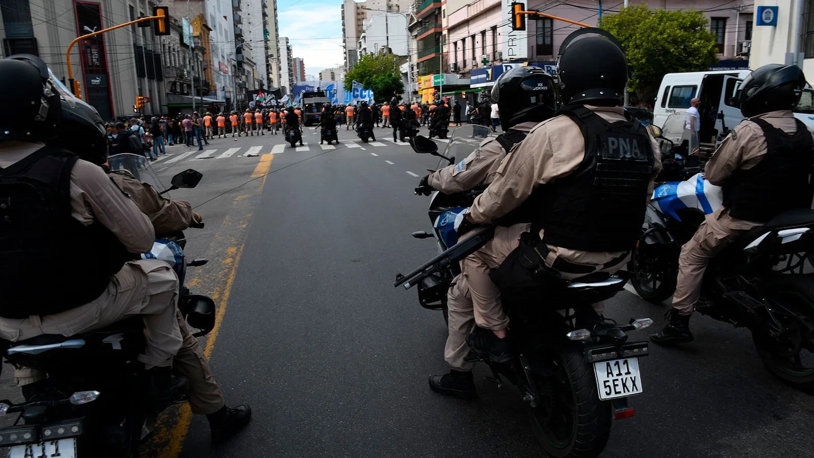 En un clima de máxima tensión, los movimientos sociales realizaron una nueva jornada nacional de protestas “contra el hambre”