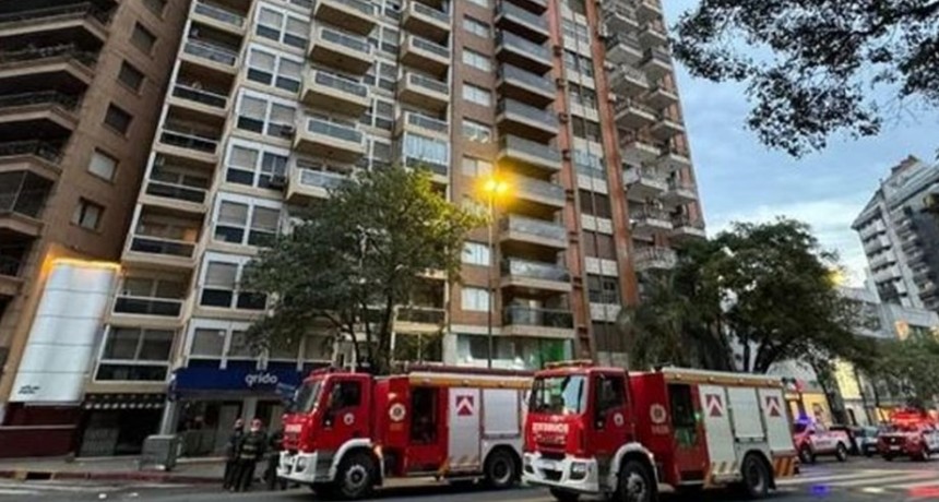 Murió el joven que estaba internado tras saltar del piso 12 de un edificio que se incendiaba en Córdoba