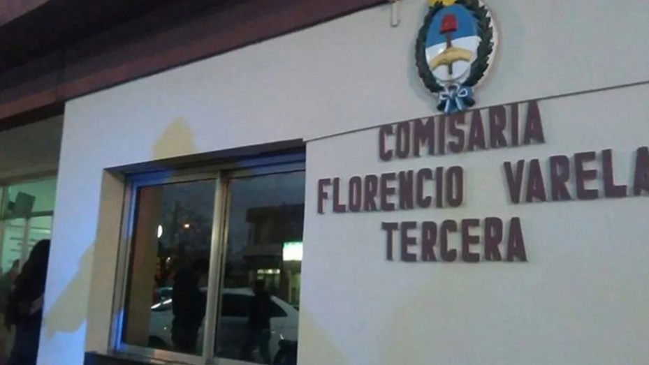 Indignación en Florencio Varela: encuentran a un preso tomando mate en la oficina del comisario