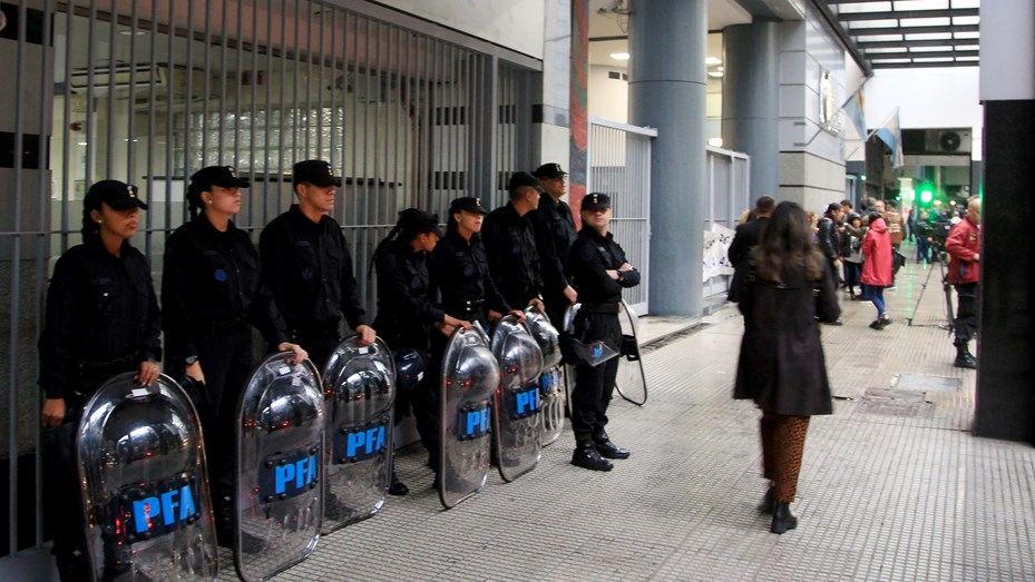 Impiden el ingreso de estatales despedidos a los edificios: ATE adelantó más medidas de fuerza