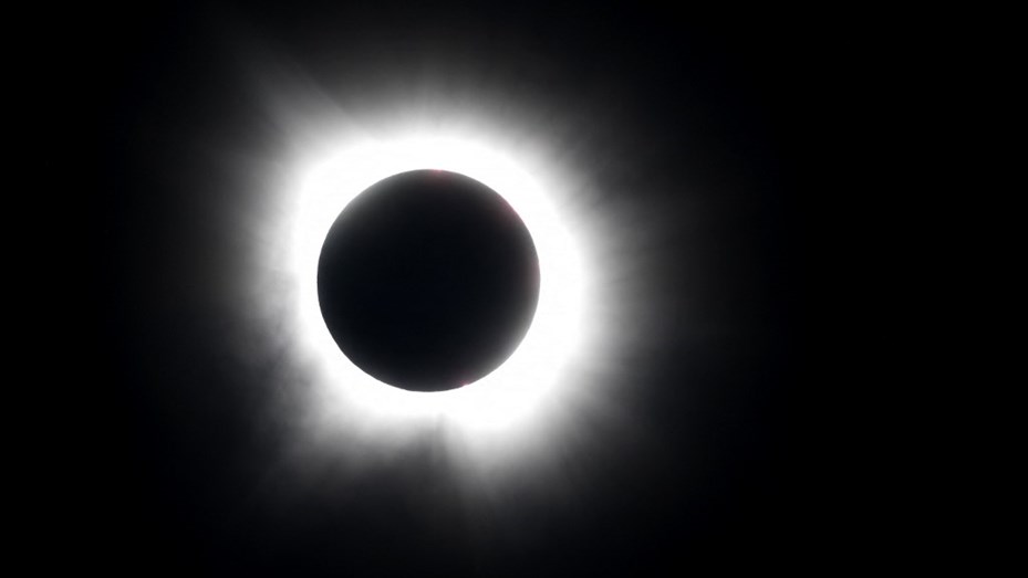 El eclipse total de sol deslumbra a millones de personas en Norteamérica