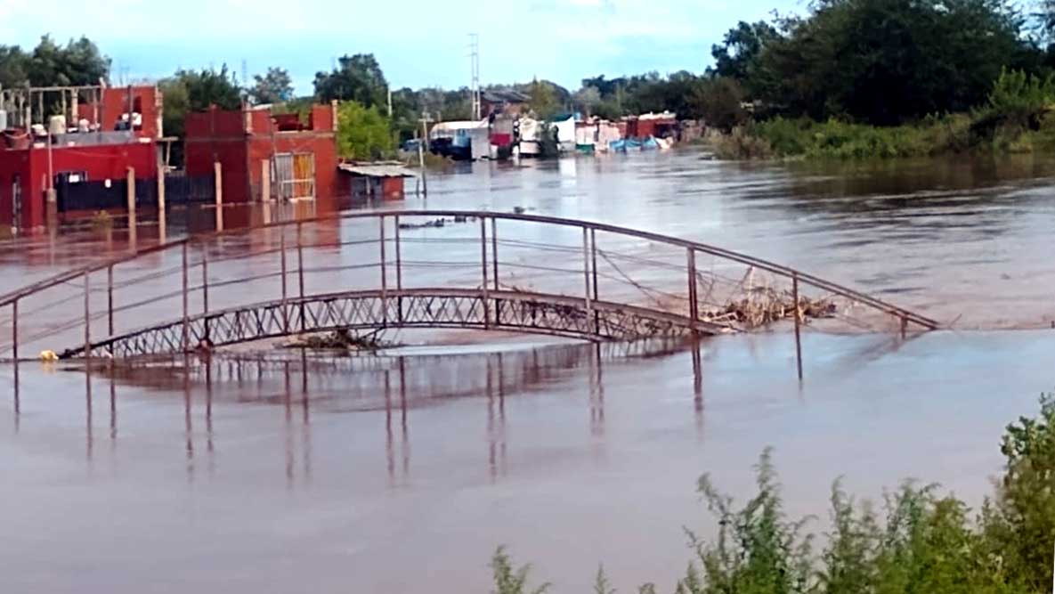 Reclaman de obras hídricas en el barrio Praderas de Máximo Paz