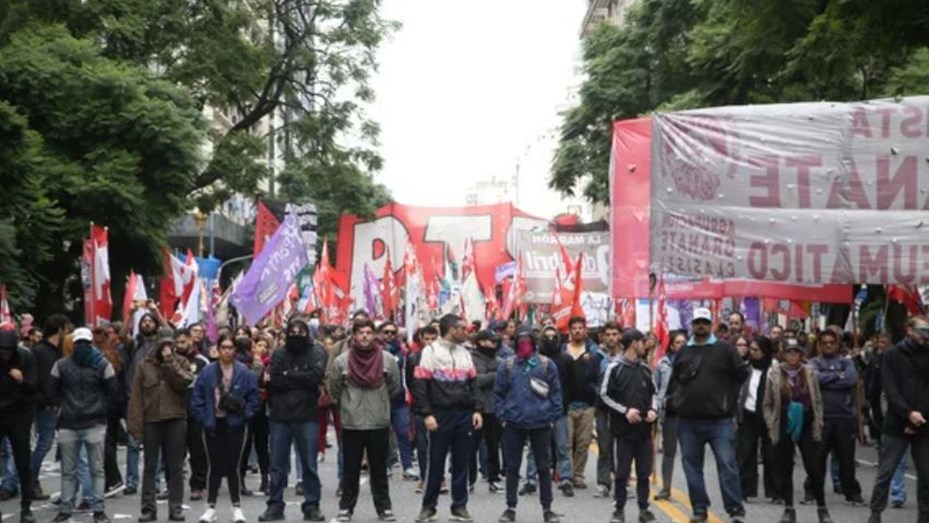 Tensión en el acto de la Izquierda por el Día del Trabajador