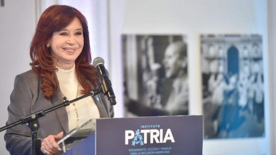 Cristina apuntó a Milei y comparó al Gobierno con la dictadura: 