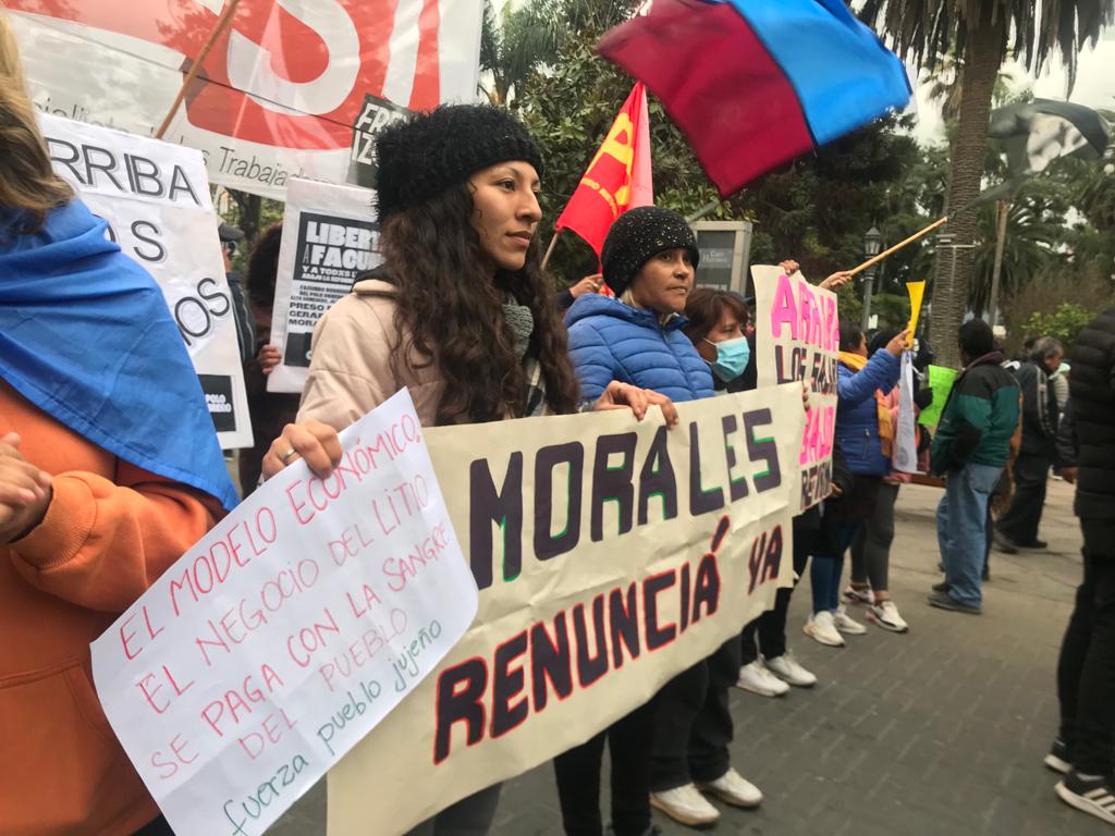 El Jujeñazo no se apaga: masiva marcha de antorchas en San Salvador Crónica de un pueblo levantado y decidido a continuar la lucha