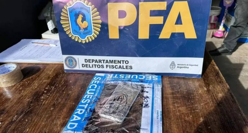 Extorsiones a beneficiaros de planes sociales: allanamientos en Ezeiza y Lomas de Zamora, Gernica