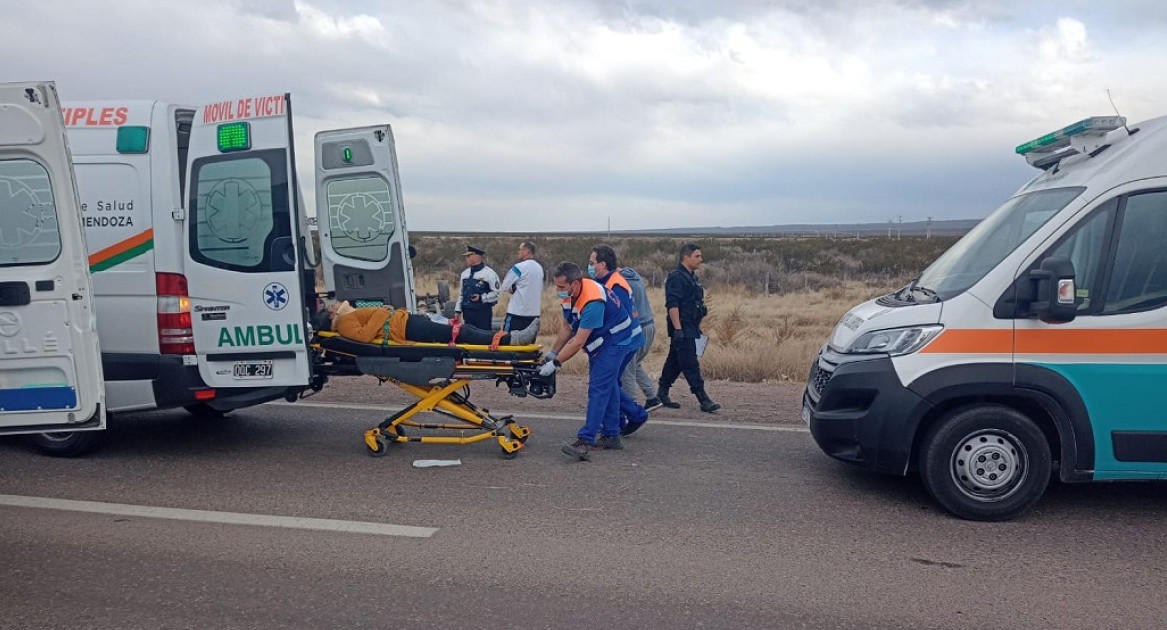 Apuñalaron a un joven tras una discusión cuando fue a cobrar un trabajo en una finca de Mendoza