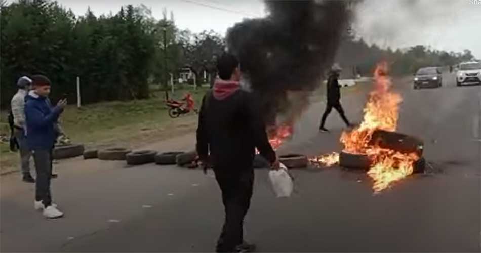 Familiares siguen reclamando por la detención del automovilista que se dio a la fuga en Cañuelas