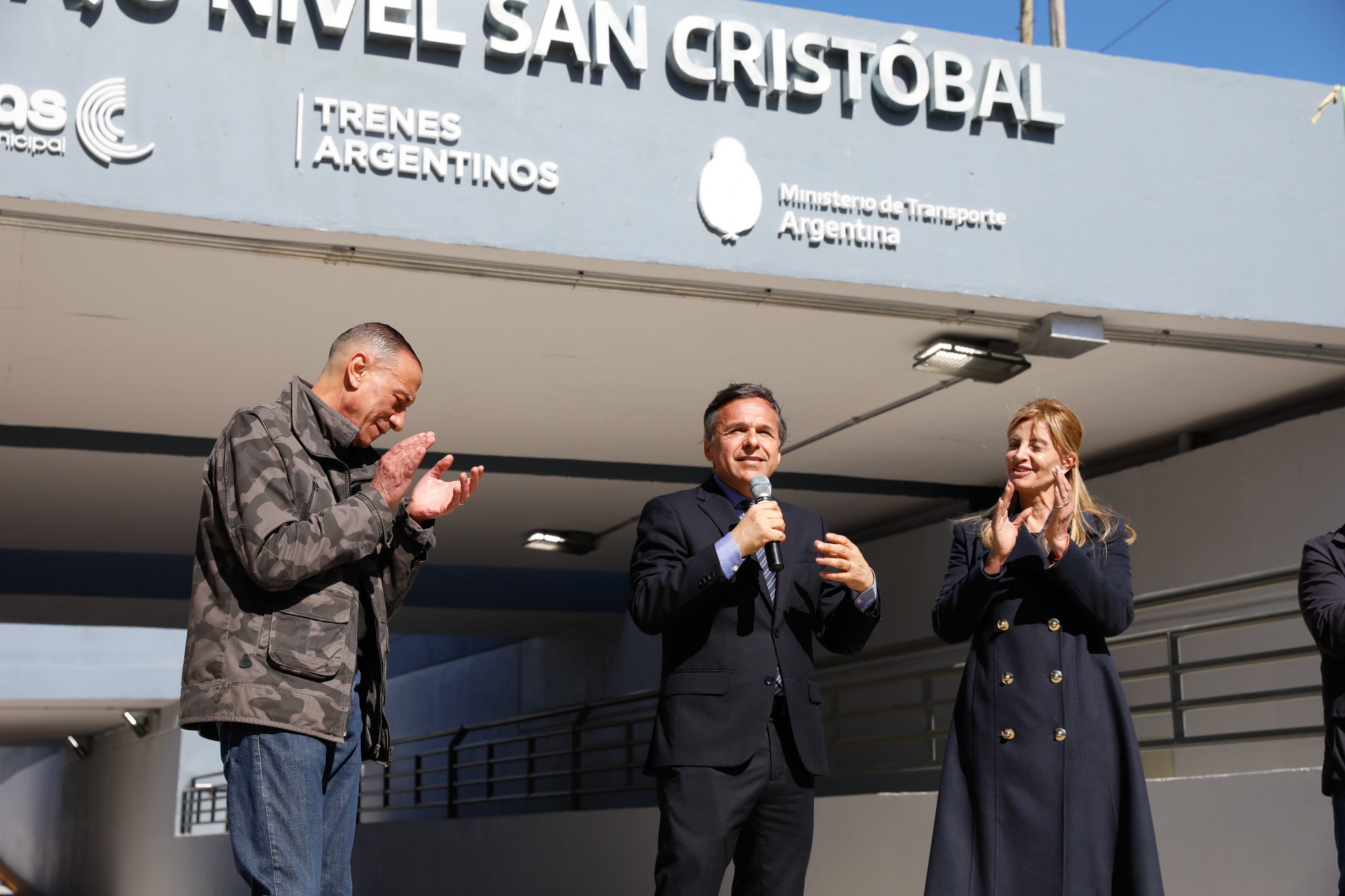 El Ministro Giuliano inaguró un nuevo paso bajo nivel y una nueva parada de trenes en Cañuelas