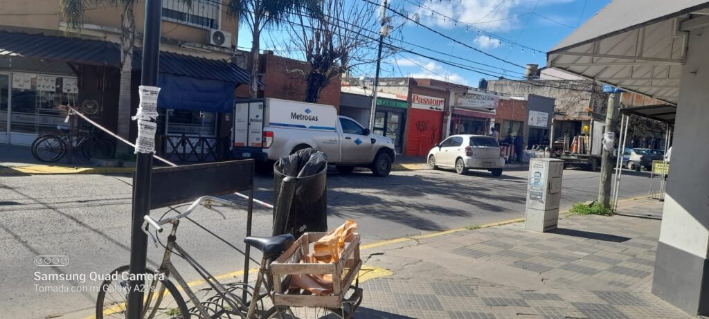 La fuga de gas tuvo lugar en la calle French a pocos metros de chacabuco en el centro de Ezeiza