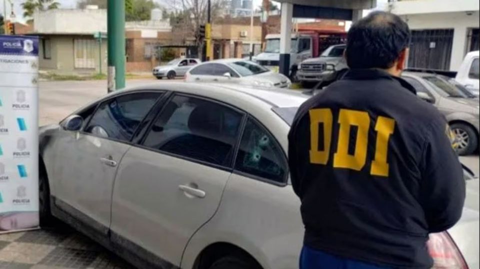 Un expolicía que trabajaba como remisero desarmó a un ladrón de 15 años que quiso robarle y lo mató