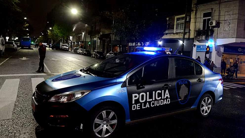 Detuvieron a dos policías de la Ciudad de Buenos Aires por cambiar a un preso a cambio de dinero