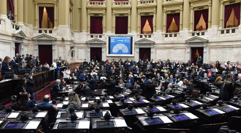 La oposición prepara una nueva ofensiva en el Congreso y afina la estrategia para anular los vetos de Milei