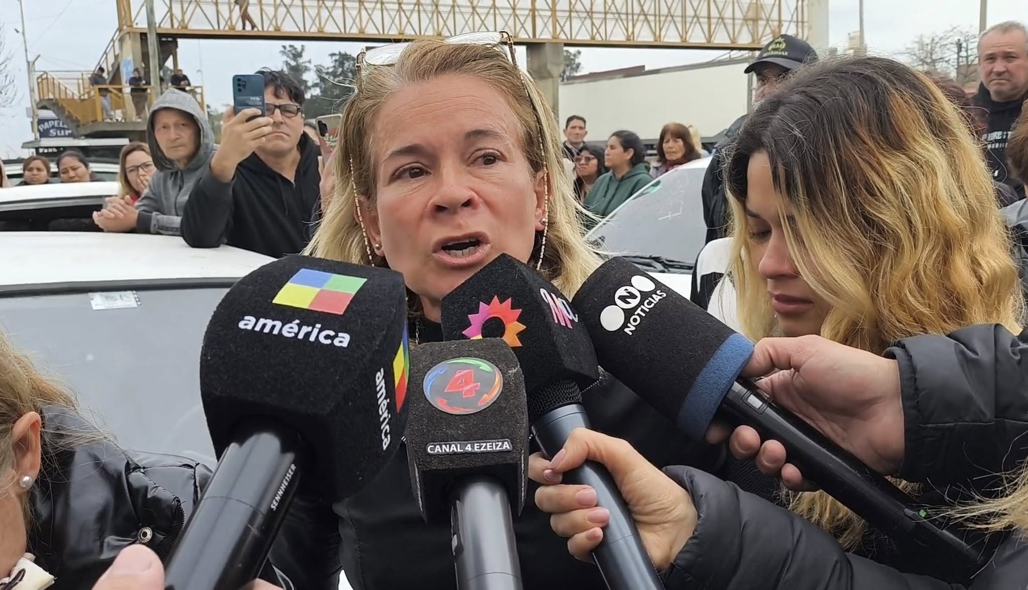 “No se merecía eso”, el desconsolado grito de dolor de la hermana de Luis Troche, el dueño de un locutorio asesinado a golpes frente a una comisaría