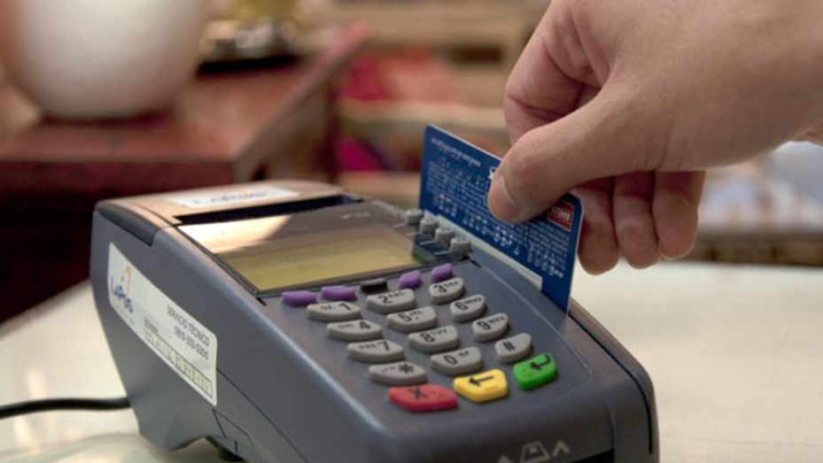 Lo detuvieron al intentar gastar más de $ 3 millones de pesos con una tarjeta de débito robada