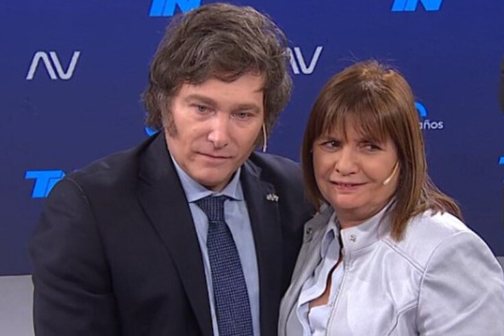 La primera foto de Milei y Bullrich: un abrazo incómodo para sellar la alianza