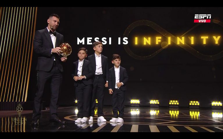 Messi es infinito: ganó su octavo Balón de Oro y se lo dedicó a Diego