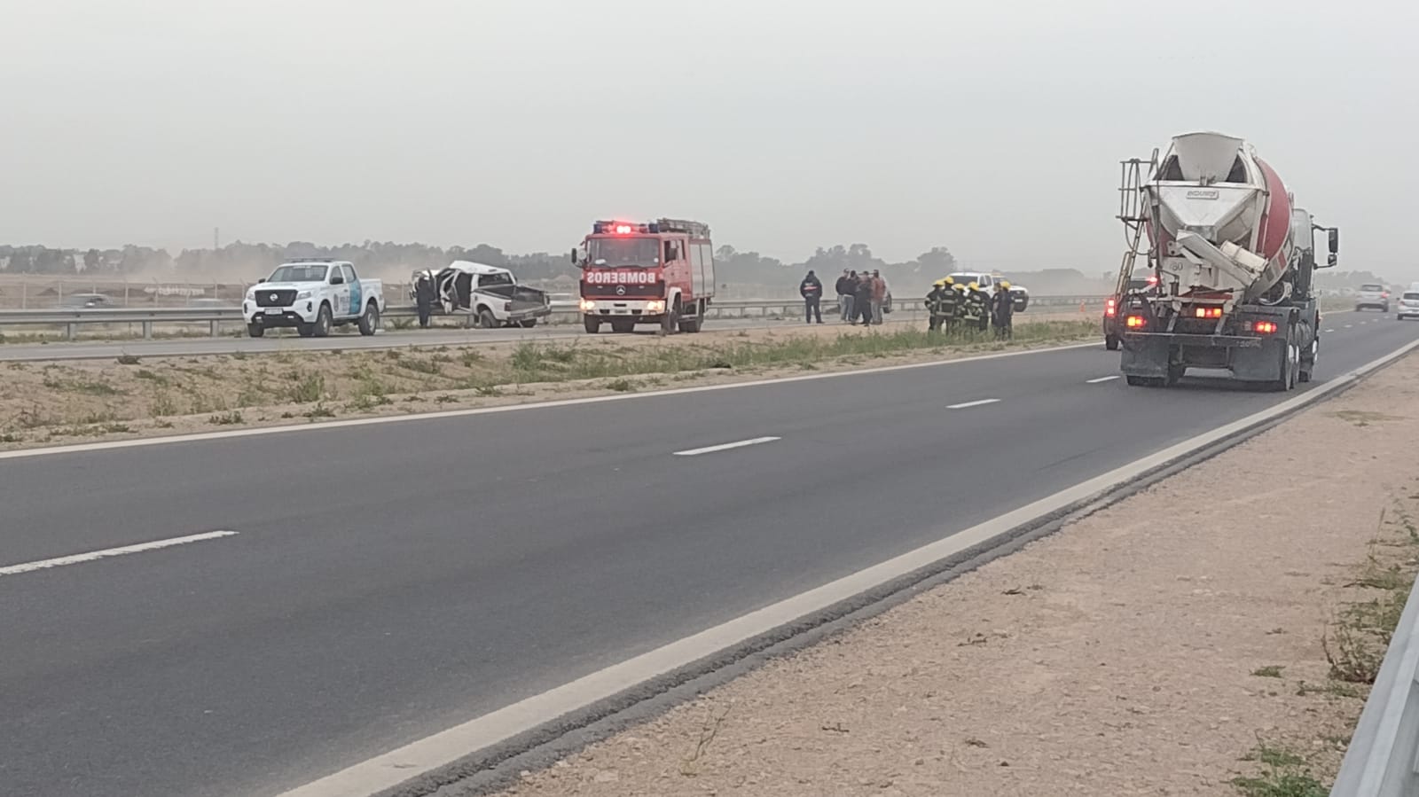 Accidente con tres muertos en la Autopista Presidente Perón a la altura del barrio Sol de Oro: dos son menores ocurrió en Ezeiza