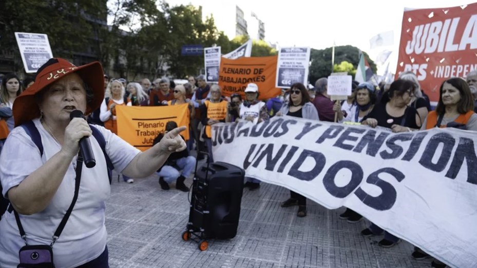 Incidentes en el Congreso y una persona demorada durante una nueva marcha de jubilados