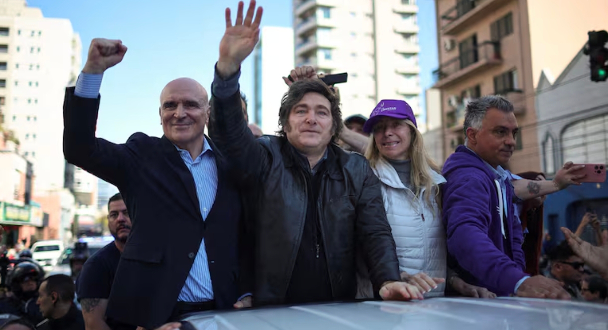 Milei, rumbo a las elecciones: entre la urgencia del dólar y la polémica por Espert