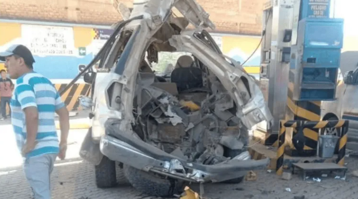 Un auto explotó mientras cargaba gas en una estación de servicio en Salta: hay tres personas heridas