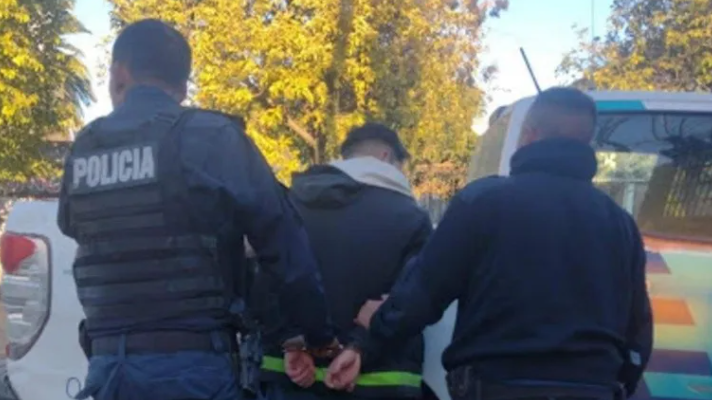 Entraron a la casa de un jubilado y lo mataron de un balazo frente a su esposa: era para robarle un teléfono inalámbrico