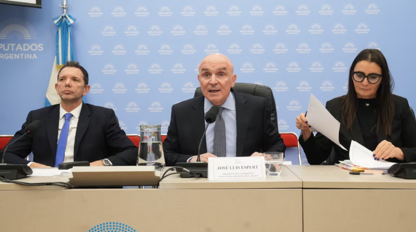 Después de bajarse de la candidatura en PBA, Espert renunció a la comisión de Presupuesto de Diputados