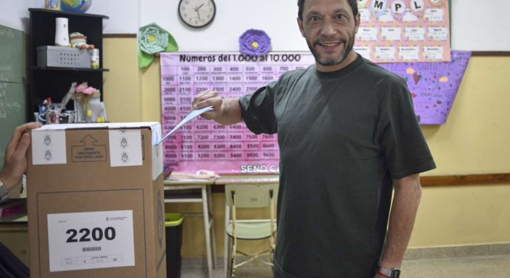 Votó Maximiliano Ferraro y llamó a no caer en la polarización