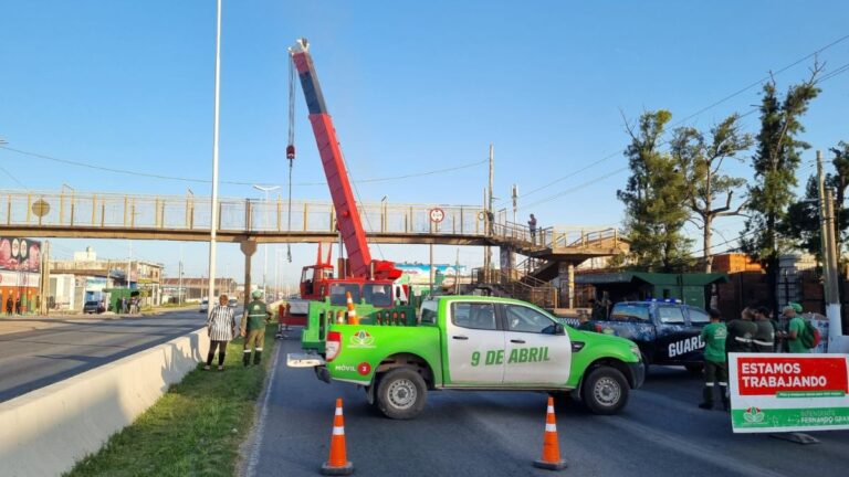 Repararon dos puentes peatonales sobre Camino de Cintura en Esteban Echeverría