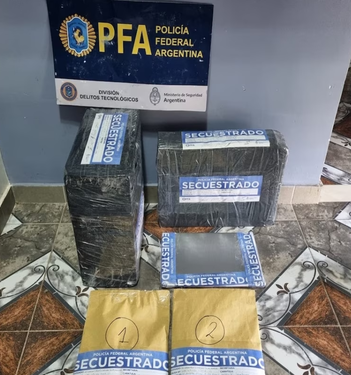 Megaoperativo en Ezeiza y Adrogué, Lomas de Zamora por ciberestafas: 30 detenidos tras el robo de más de 80 millones de pesos en fraudes bancarios