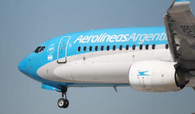 El Gobierno analiza sumar la privatización de Aerolíneas Argentinas a las sesiones extraordinarias