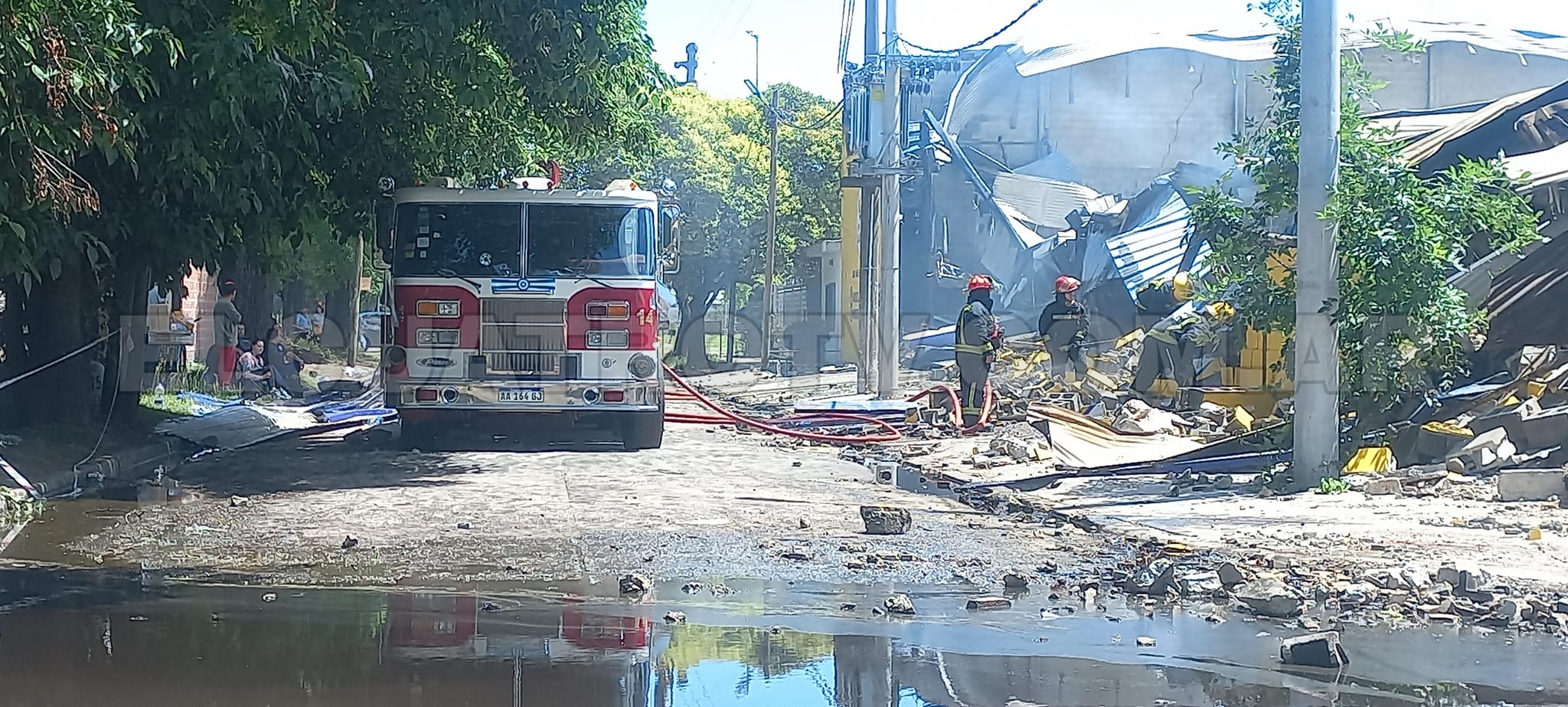 Incendio en la madrugada de un mayorista La Unión