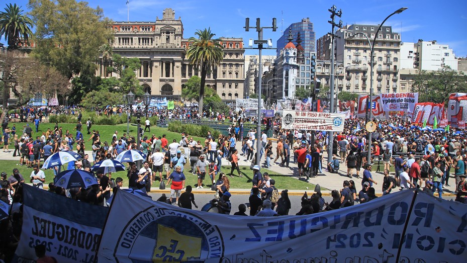 Juzgado laboral rechazó el amparo de la CGT contra el DNU: 