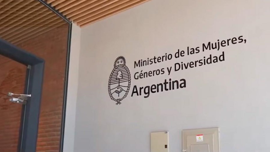 El Ministerio de la Mujer pasó a ser subsecretaría y revisarán sus contratos laborales