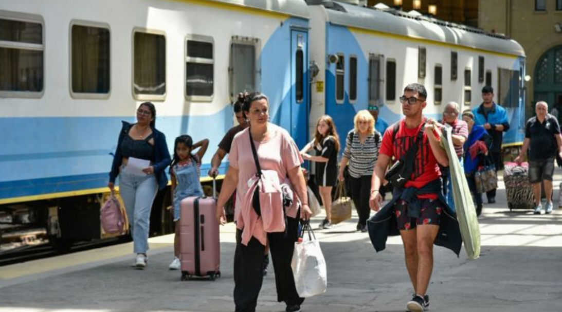 El Gobierno oficalizó el cierre de Trenes Argentinos: despidió 1.388 empleados y ahorrará $42 mil millones anuales