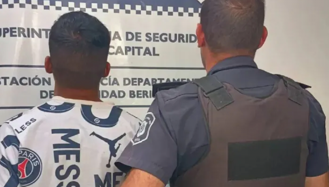 Un delincuente se fugó de la cárcel, se escondió en su casa, pero su mamá lo delató y volvió a quedar detenido