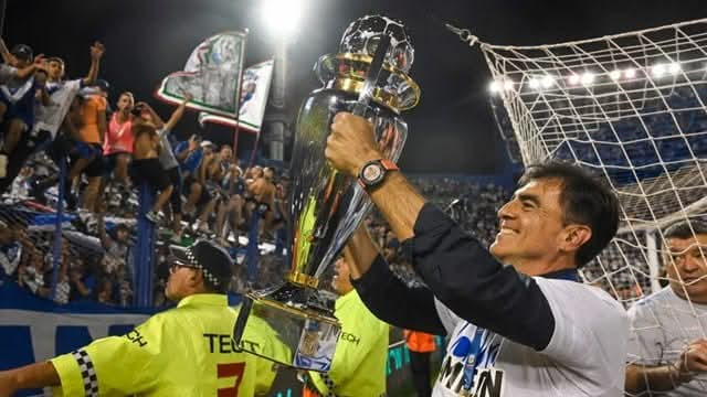 Quinteros en los festejos de Vélez: “Tenemos una medalla, ahora vamos por la otra”