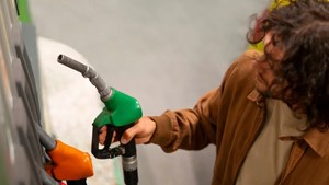 Autoservicio: cómo va a funcionar la carga de combustible sin playero en Argentina