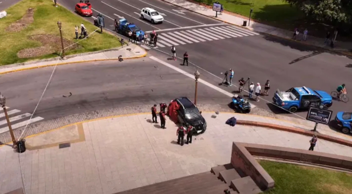 Tragedia en Recoleta: una conductora perdió el control de su auto y mató a un turista brasileño