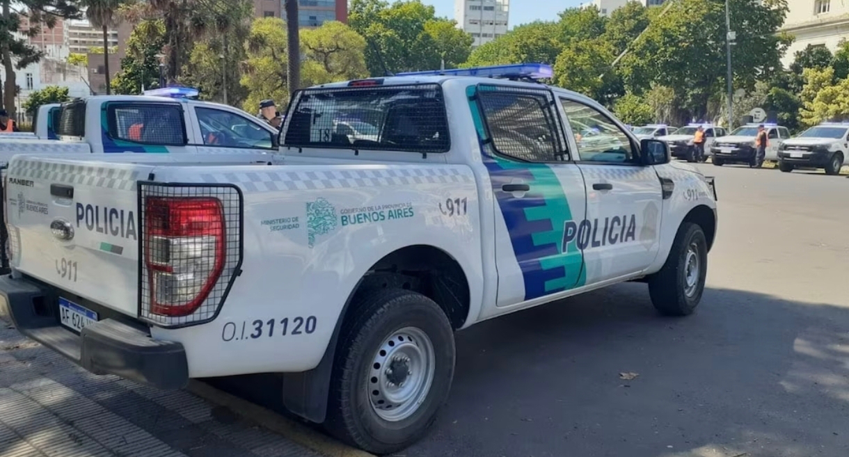 Un hombre murió mientras era detenido en Ezeiza lo acusan de golpear y robar a un vecino un caso que conmociona a Ezeiza