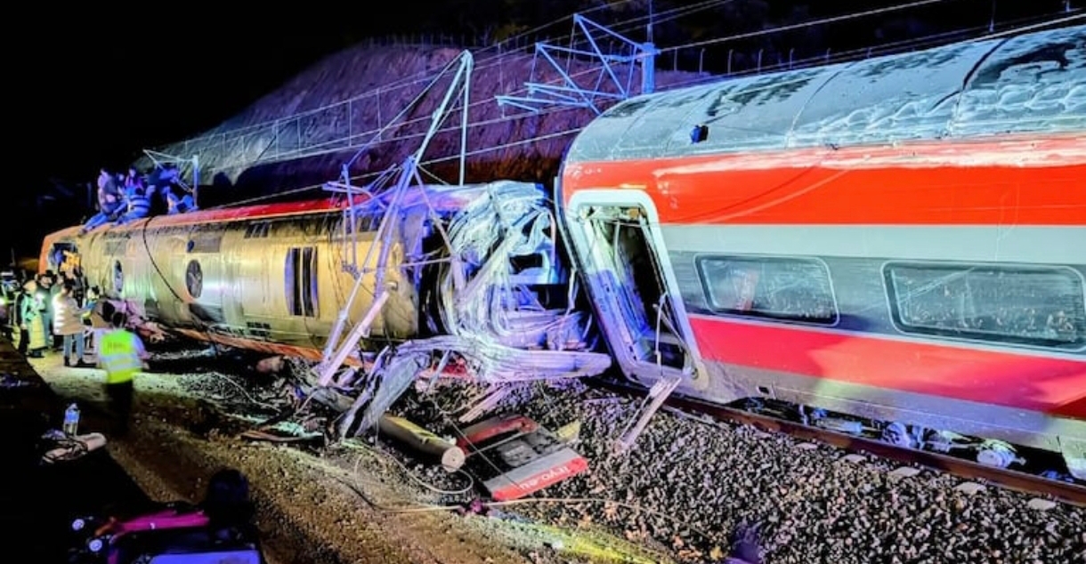 Tragedia en el sur de España: ascienden a 40 los muertos por el choque entre dos trenes de alta velocidad