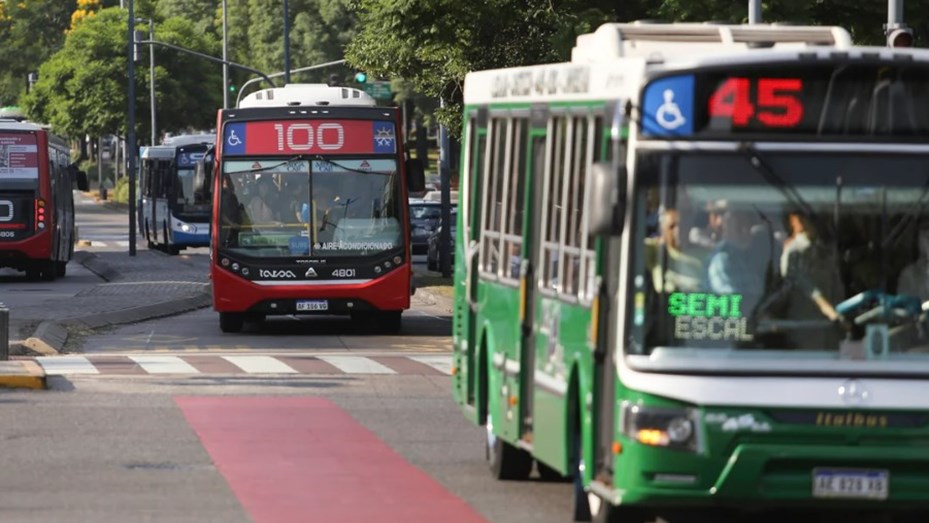 El Gobierno apuntó contra la UTA por el paro de colectivos: 