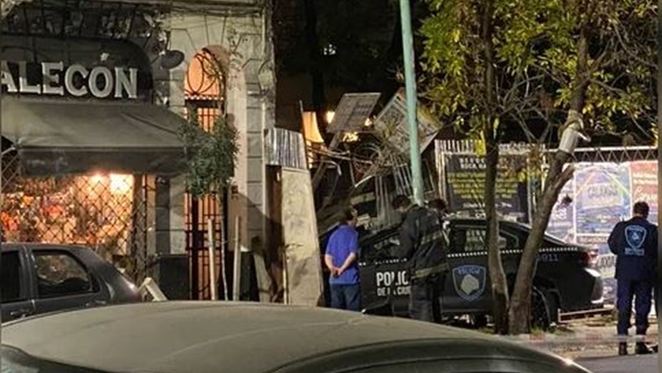 Un patrullero de la Ciudad atropelló y mató a un motociclista en Villa Urquiza